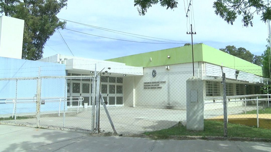 Reclamo en la escuela especial 509: hace 4 años esperan por una cisterna, los chicos no tienen comedor ni espacio para actos y educación física
