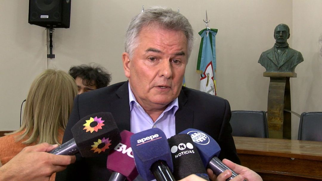 Reducción de la planta política: Gay anunció recortes de gastos en funcionarios