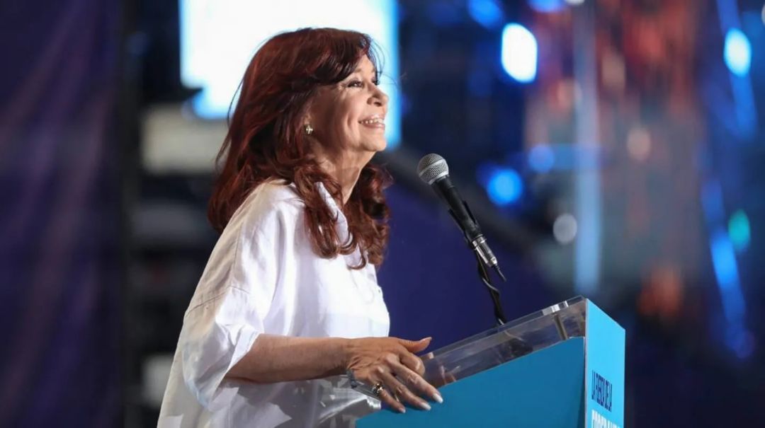 Cristina Kirchner: “Ni renunciamiento, ni autoexclusión, hay proscripción”