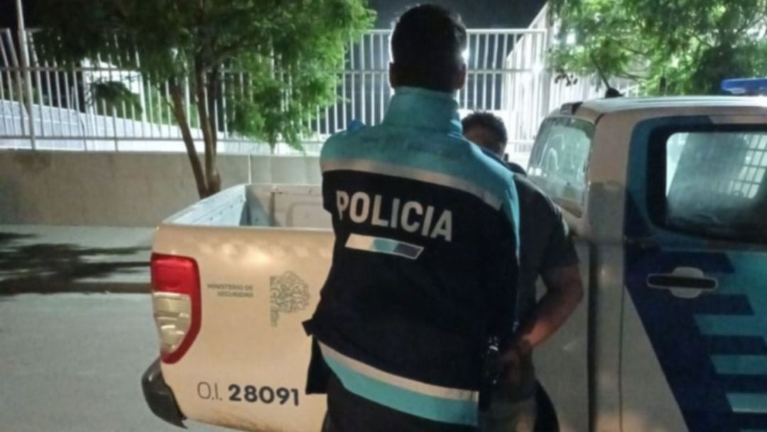 Robó varios metros de cable y quedó detenido
