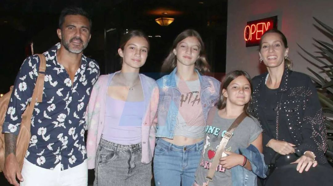 Fabián Cubero cumplió años y lo celebró cenando hamburguesas con sus hijos y Mica Viciconte: las fotos