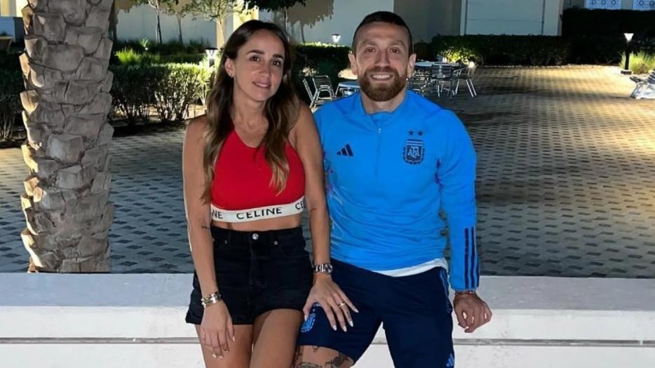 El Papu Gómez sorprendió con un desopilante posteo dedicado a su esposa, Linda Raff