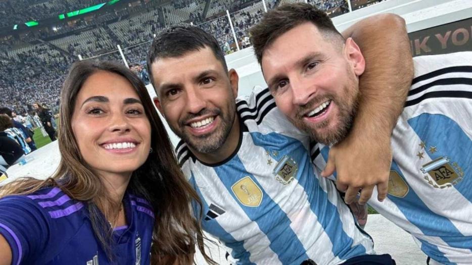 Un detalle inesperado sorprendió en la foto que se sacaron Antonela Roccuzzo, Lionel Messi y Kun Agüero: “¿Se dieron cuenta?”