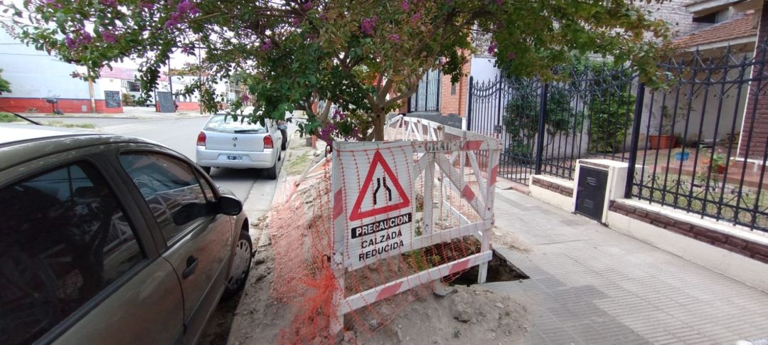 Con una obra sin terminar frente a su casa en el barrio Noroeste hace más de un año