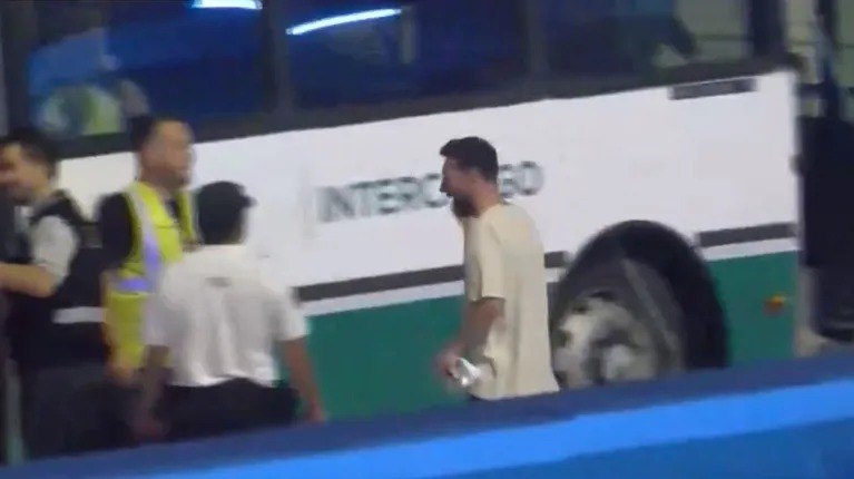 Lionel Messi se fue de la Argentina: voló rumbo a Francia para sumarse a los entrenamientos del PSG