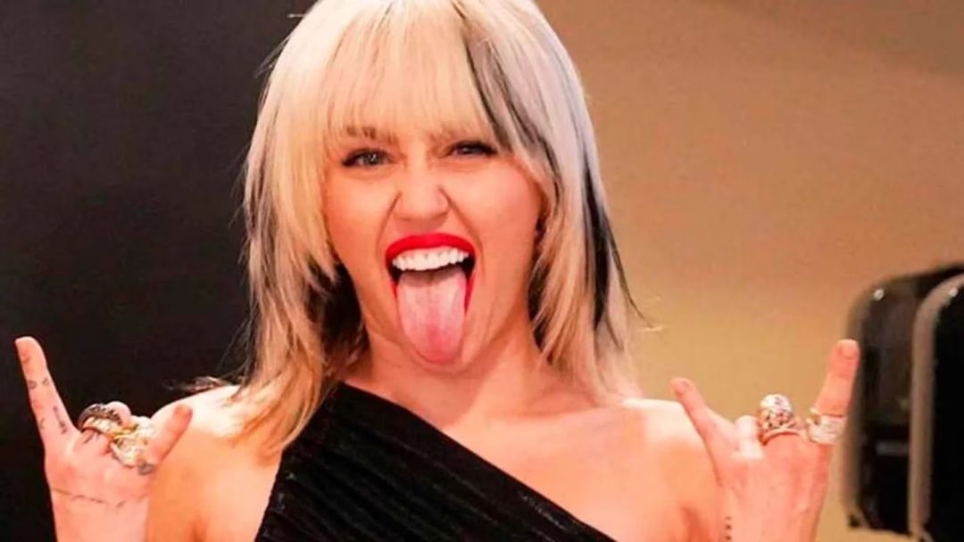 Venganza y amor propio: Miley Cyrus destronó a Shakira y llegó al puesto 1 del Top Global