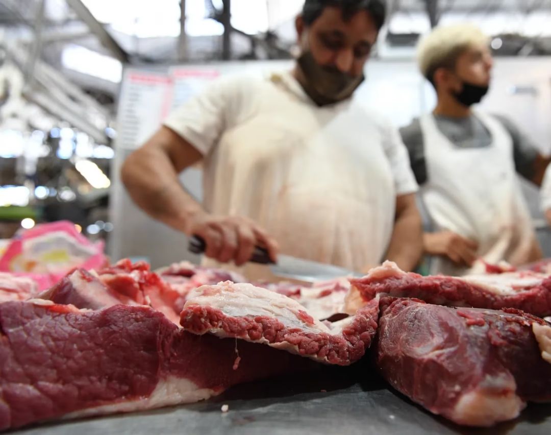 El consumo de carne se derrumbó 12% y es el peor registro en 26 años