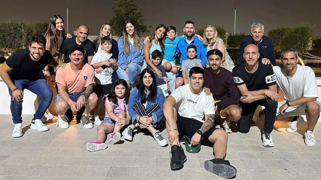 Las vacaciones gasoleras de la familia Messi: del lujo en Qatar a la austeridad de Villa Gesell