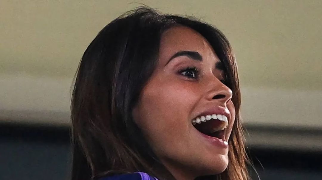 “La reina de Francia”: Antonela Roccuzzo recibió un regalo muy especial y no pudo ocultar su emoción