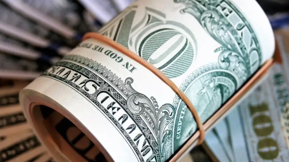 Más de $100 el salto del dólar blue tras las elecciones