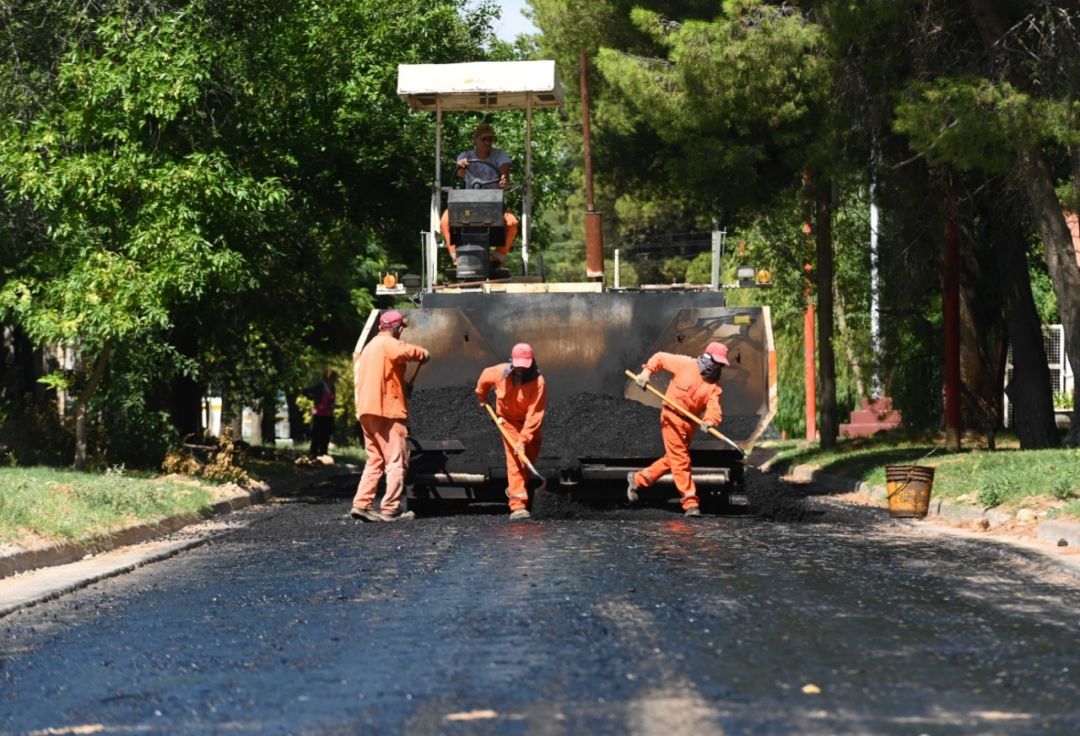 Las obras de pavimentación se encuentran en un 60% de avance