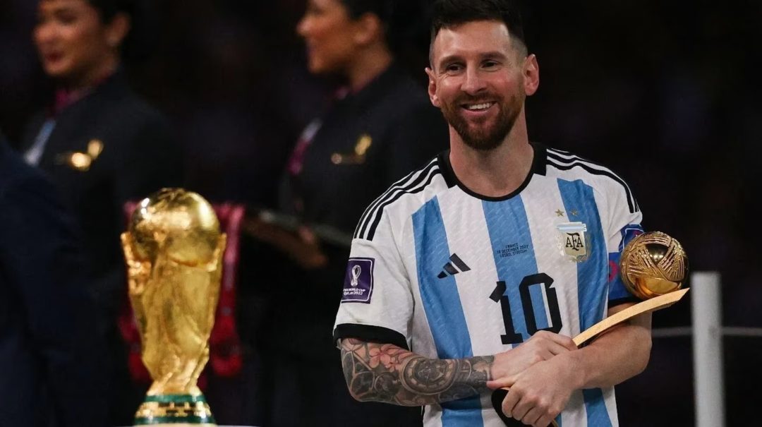 Tres futbolistas argentinos están entre los candidatos a integrar el equipo ideal de la FIFA