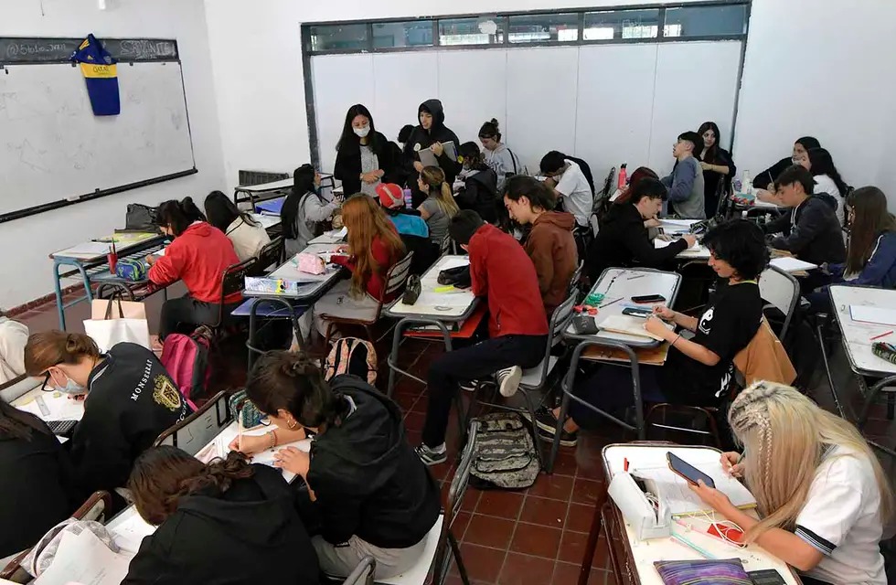 Flexibilizan el secundario en la provincia de Buenos Aires: los alumnos podrán llevarse hasta 16 materias