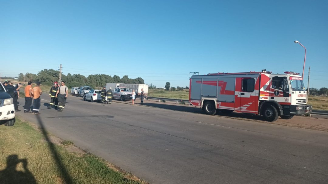Un choque en cadena involucró a 4 autos en El Triángulo