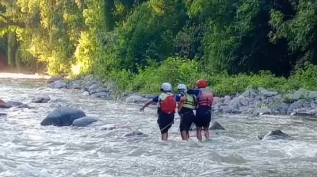 Una mujer murió ahogada en un río de Tucumán al caer cuando intentaba sacarse una selfie