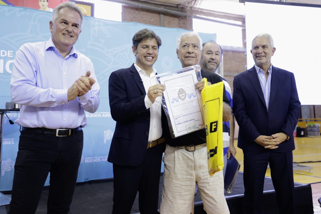 Kicillof entregó 25 viviendas y 425 escrituras gratuitas en Bahía Blanca