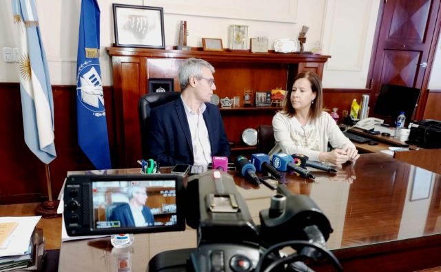 UNS: Asumen el rector y la vicerrectora electos