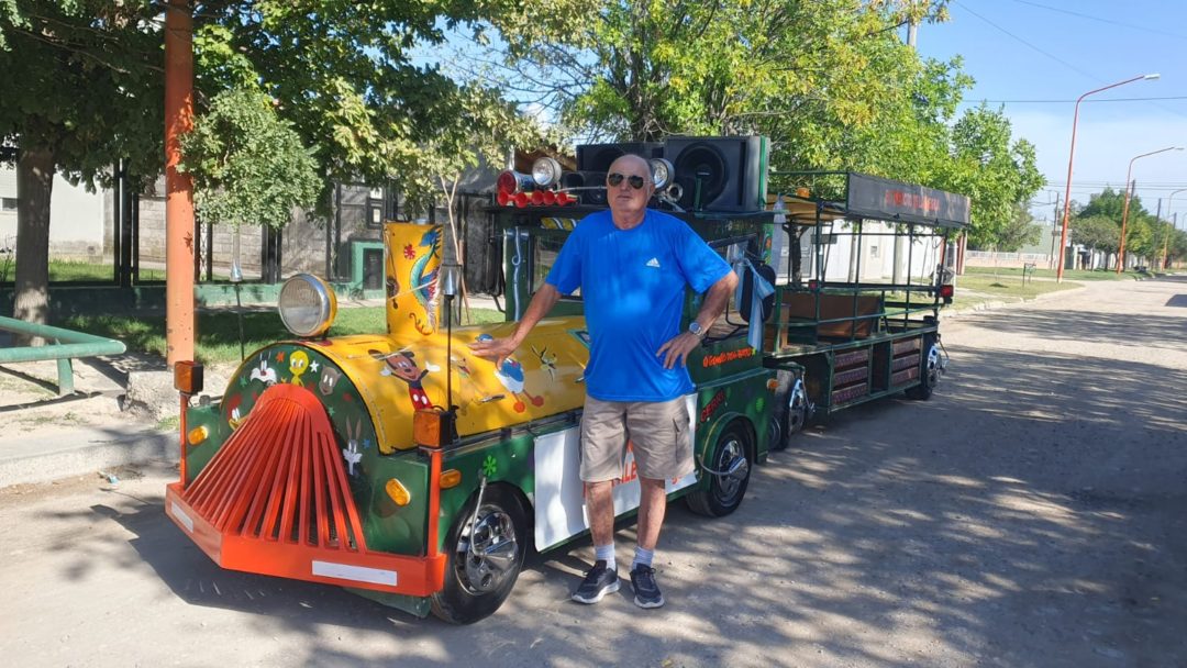 Jorge y su “tren de la alegría” cerrense