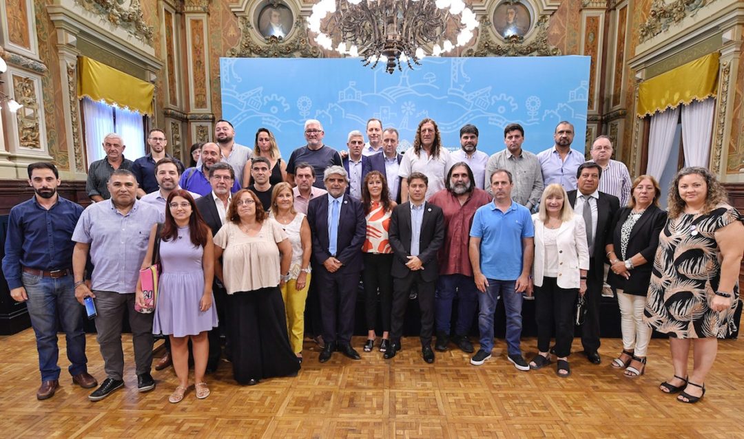 El gobierno de la Provincia cerró las paritarias con estatales y docentes