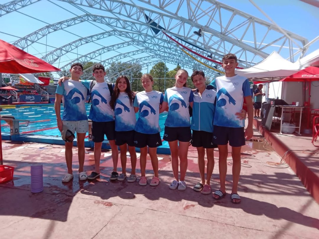 Buena actuación de los nadadores de Uno Bahía Club en el Campeonato República de Cadetes