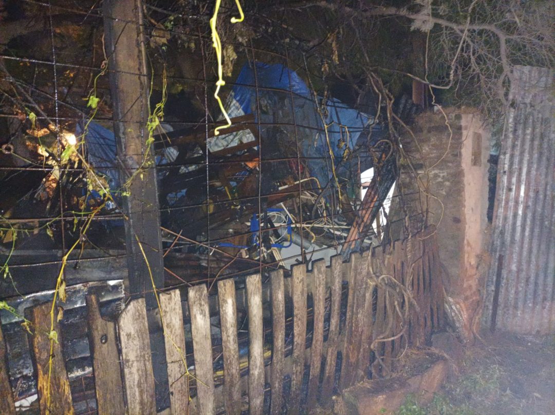 Incendio en el frente de una vivienda de Estomba al 3600