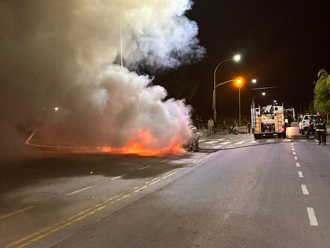 Pérdidas totales tras el incendio de un auto