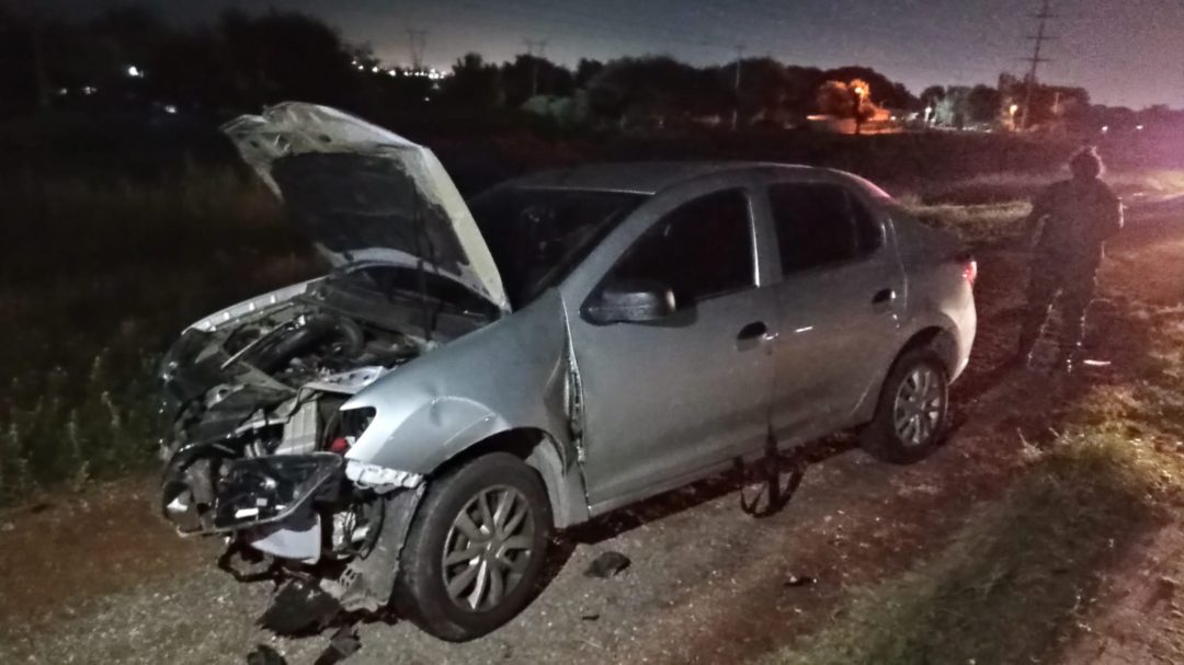 Por esquivar un perro chocó contra una ambulancia