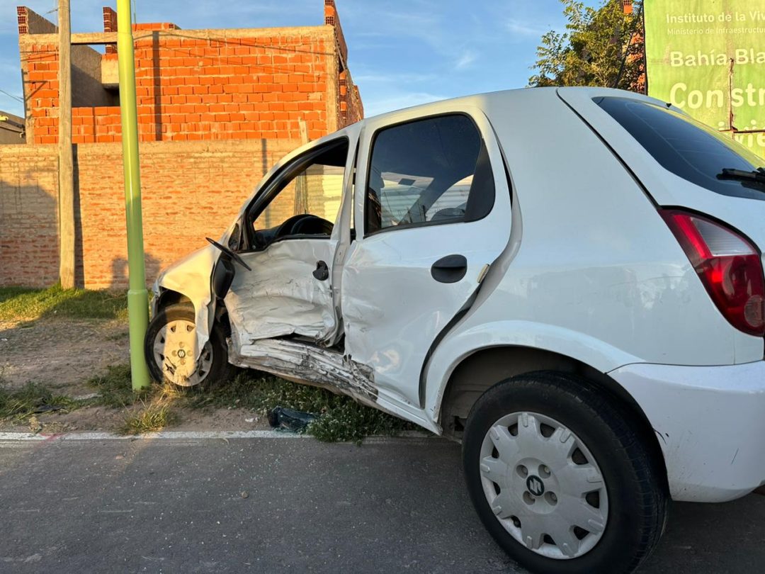 Una mujer resultó con traumatismos tras un choque en Ingeniero White