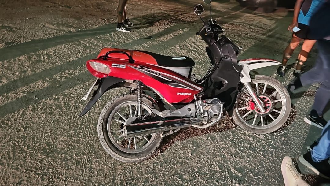 Una motociclista resultó herida tras un choque en el barrio San Miguel