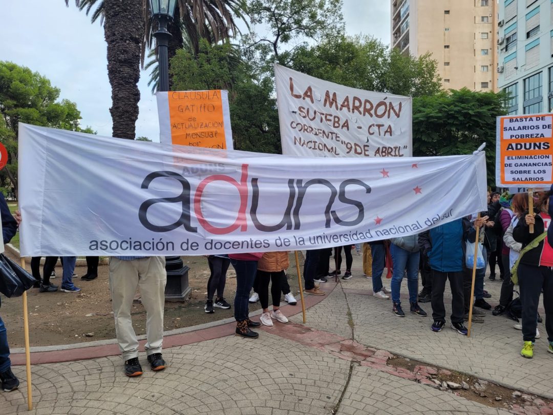 Empezó el paro de 48 horas de ADUNS