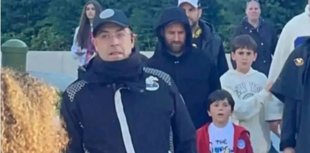 Lionel Messi buscó pasear camuflado con su familia en Euro Disney de París y los fanáticos lo reconocieron: las imágenes de la revolución que generó