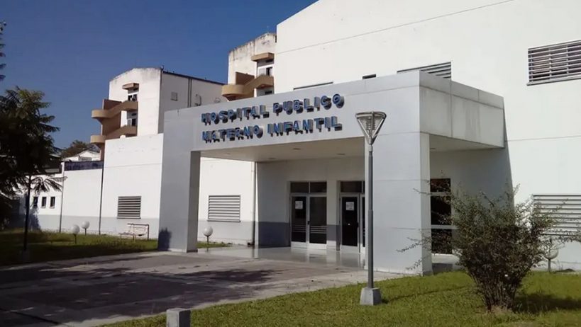 Una madre atropelló y mató a su hijo de un año al intentar estacionar el auto