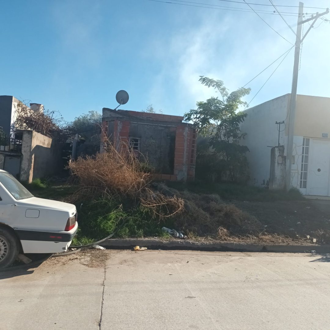 Pérdidas importantes tras el incendio de una vivienda en Ingeniero White