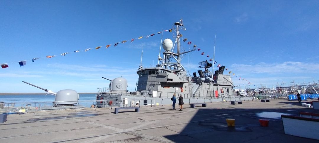 Ya se puede visitar la corbeta ARA Rosales en el Puerto de Ingeniero White