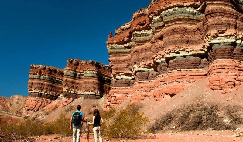 Unos 920.000 turistas gastaron $ 29.000 millones en el fin de semana largo