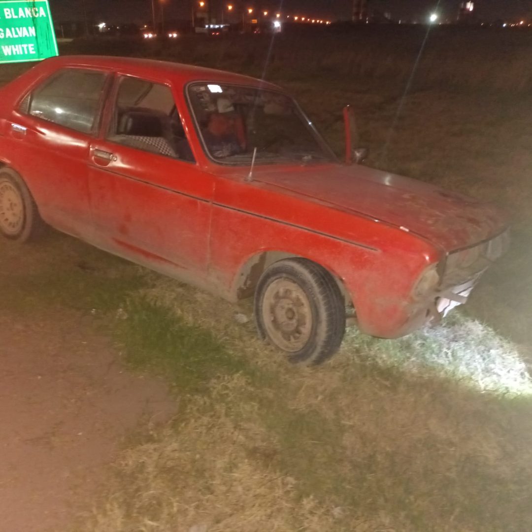 Perdió el control del auto, despistó y se lo terminaron secuestrando