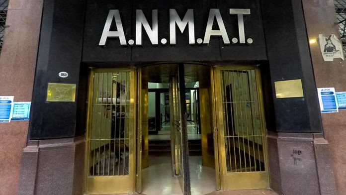 ANMAT prohibió la elaboración y venta de dos chocolates con maní