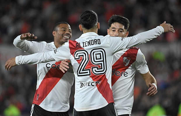 River, muy cerca de gritar campeón: venció 2-0 a Colón y quedó a un paso del título