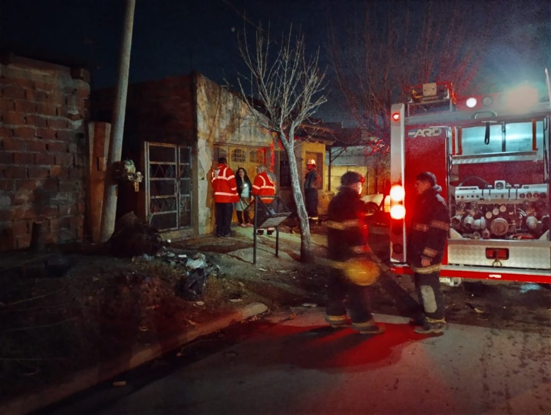 Se incendiaba el lavadero de su casa y lograron apagarlo
