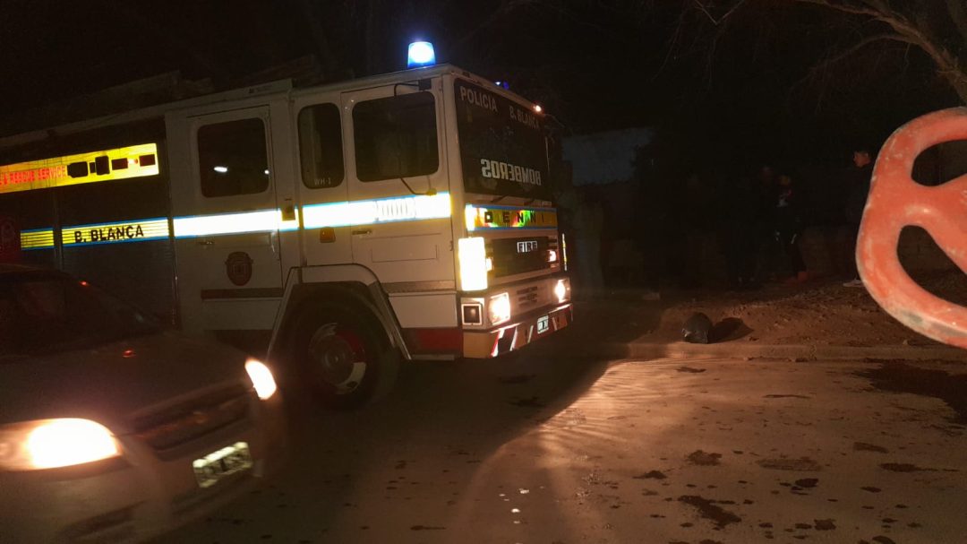 Dos personas fueron asistidas por inhalación de humo en un incendio