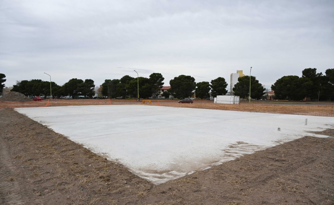 El intendente Héctor Gay recorrió los avances en la obra del nuevo Skatepark