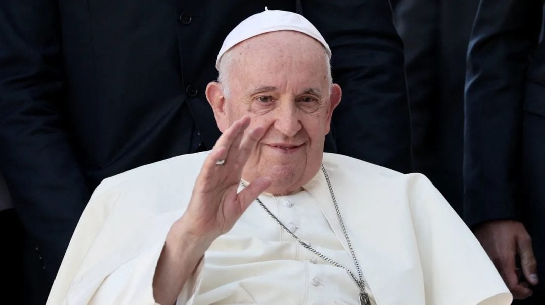 Confirman que el Papa Francisco padece neumonía bilateral