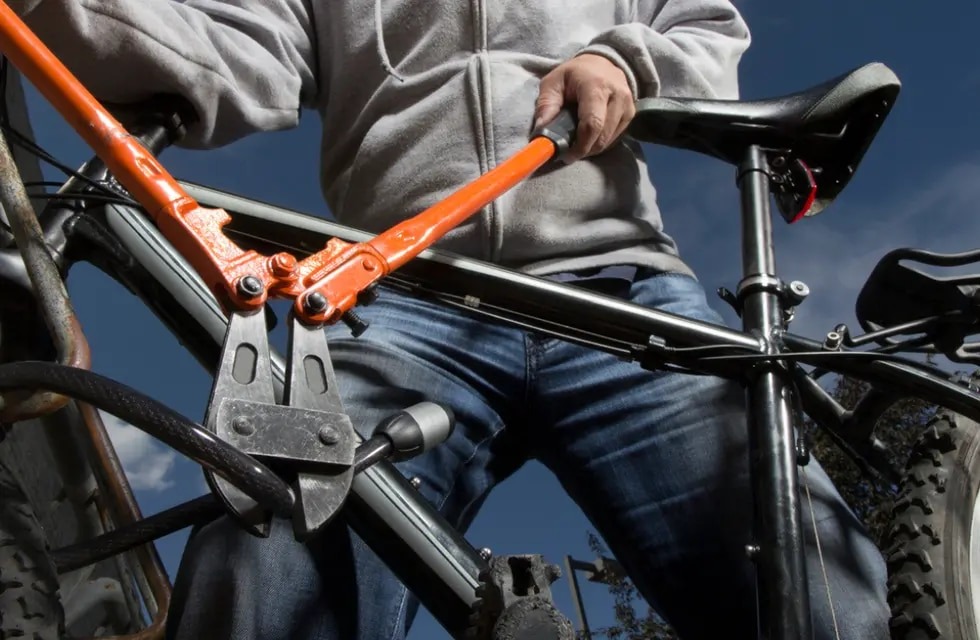 Cansado de que le roben la bicicleta, un rosarino diseñó un particular “sistema de seguridad” y se volvió viral