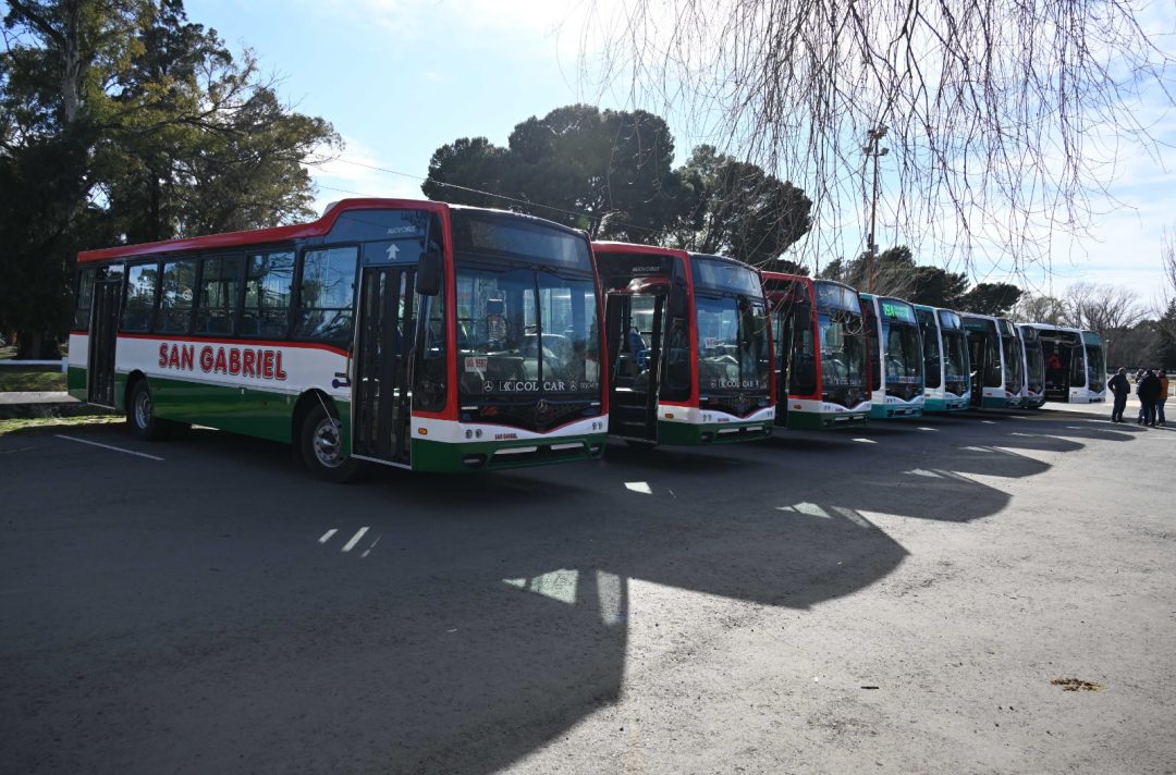 Presentaron nuevas unidades para el servicio público de pasajeros