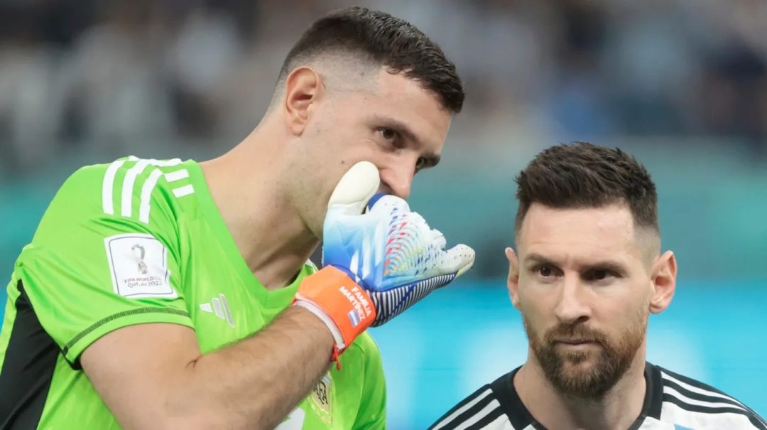 “Que siga haciendo el amor”: el insólito furcio de Dibu Martínez para destacar el gran gesto de Lionel Messi