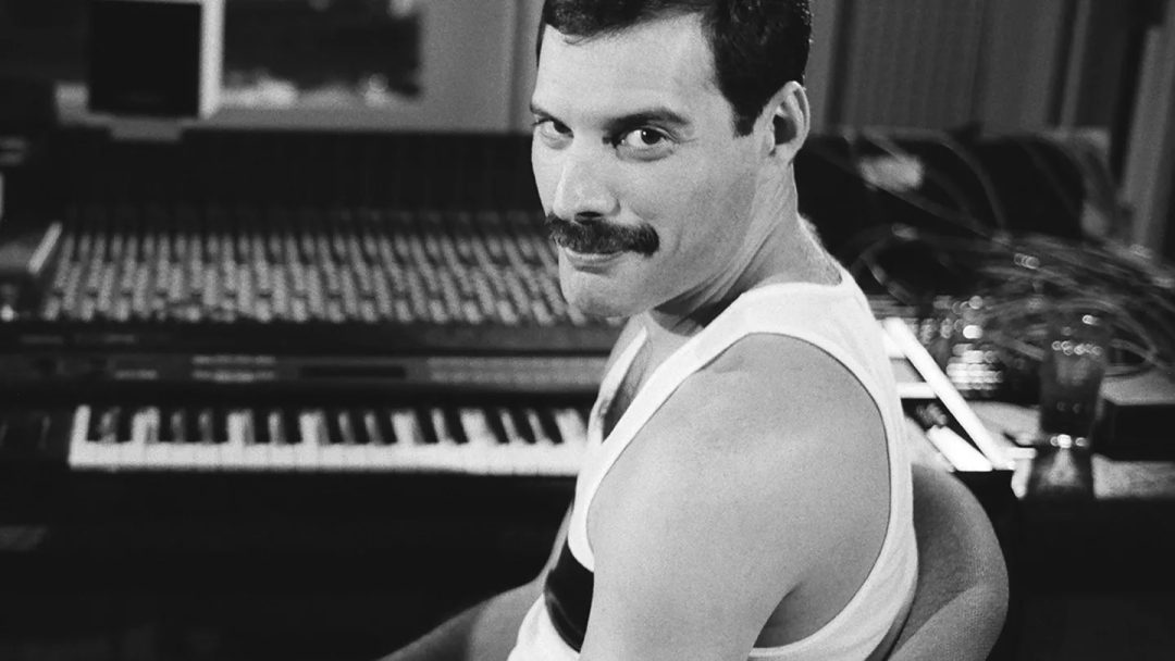Freddie Mercury cumpliría 77 años: la historia del novio despechado que lo traicionó cuando ya estaba enfermo