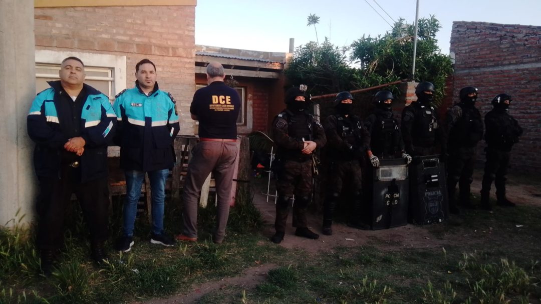 Otro allanamiento por las amenazas de bomba en la Técnica de White
