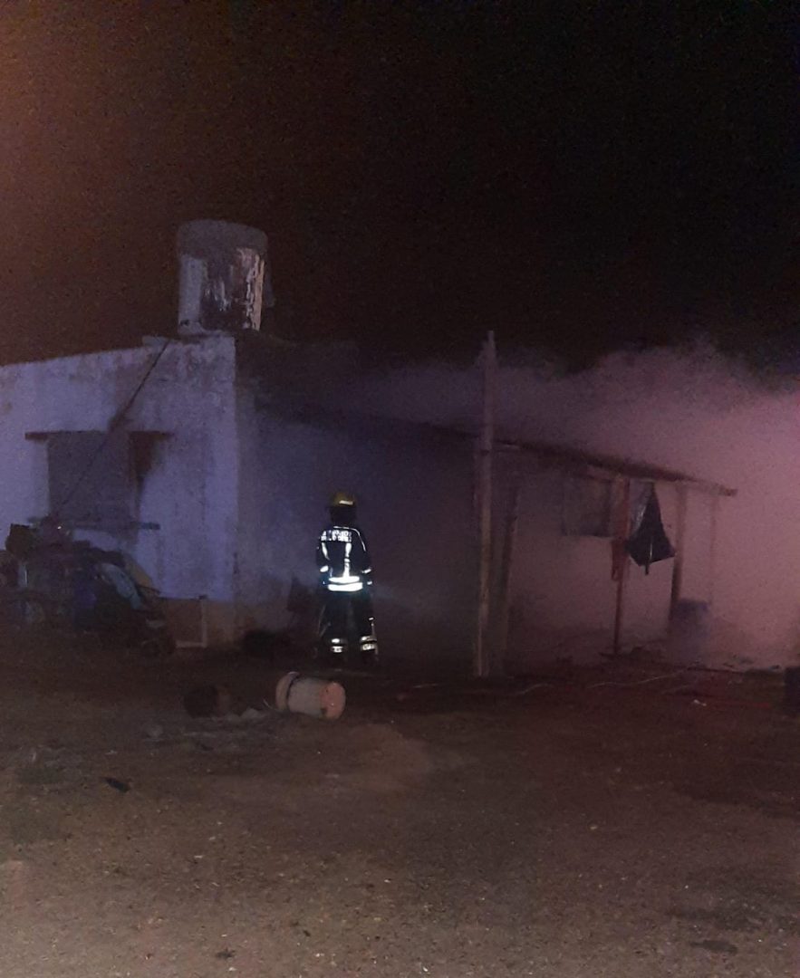El fuego provocó perdidas totales en una vivienda