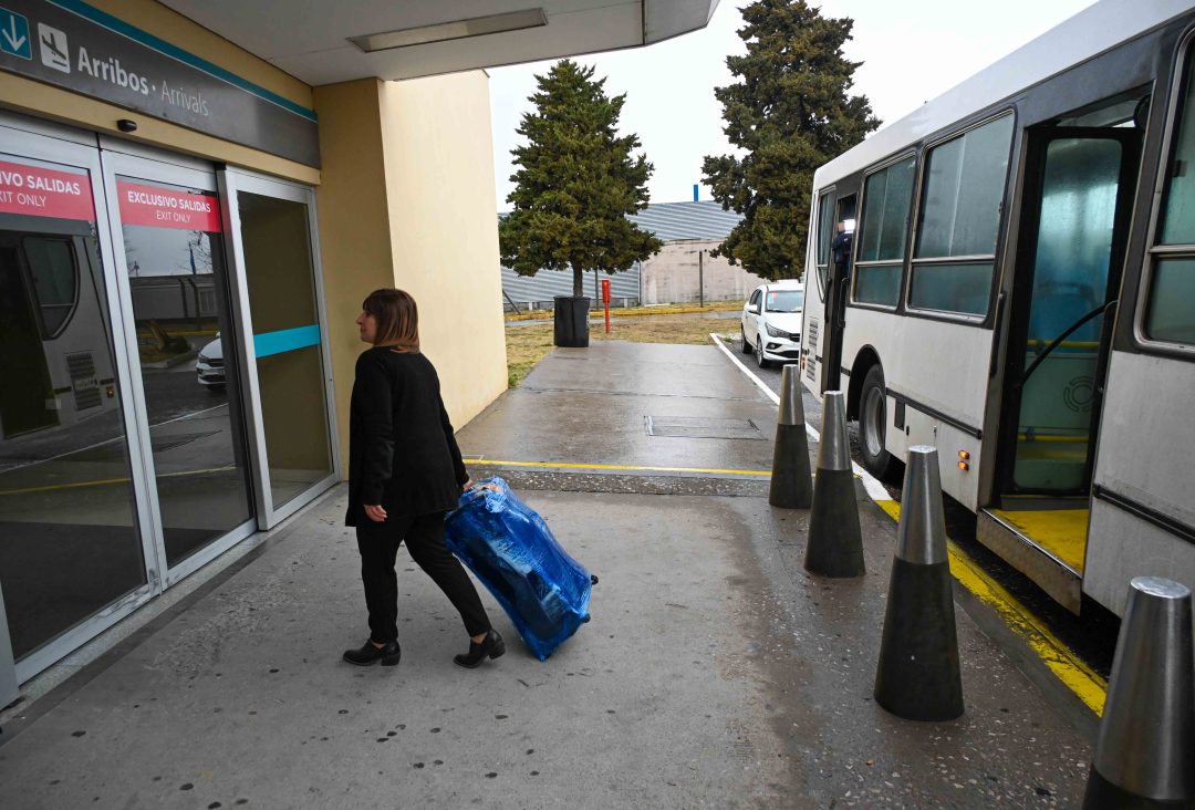 Servicios de la línea 520 al aeropuerto local