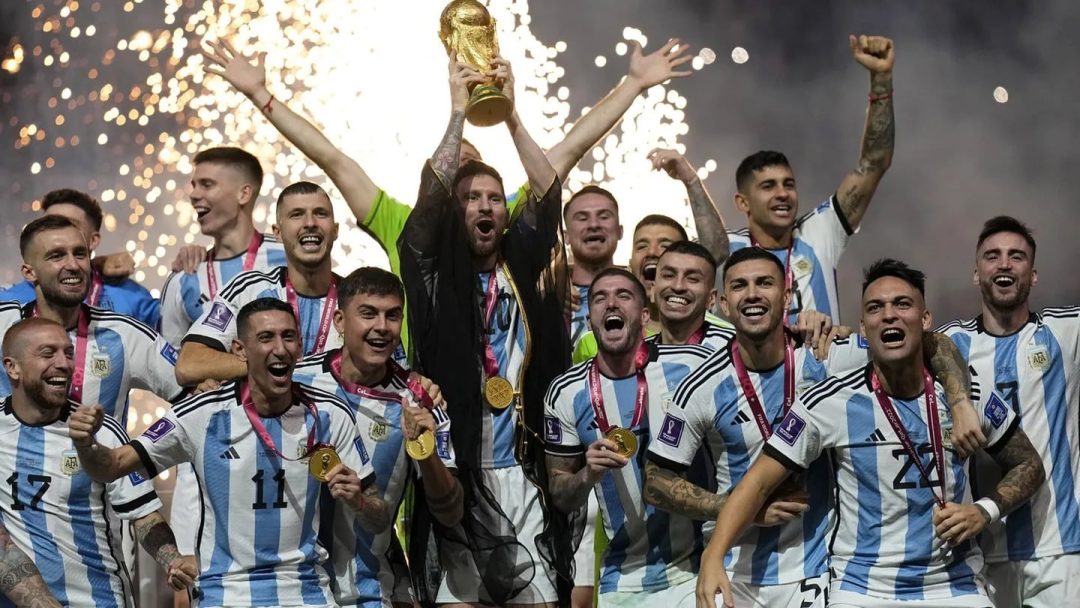 Las bolitas de los campeones del mundo: cómo se fabrican y cuál es la estrategia para completar la colección